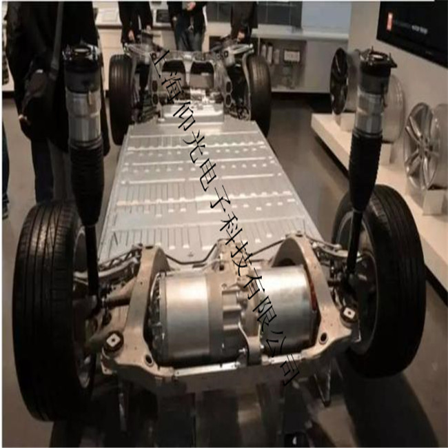 特斯拉 Tesla電動汽車控制器無直流電壓輸出或電壓輸出不穩(wěn)定的故障維修