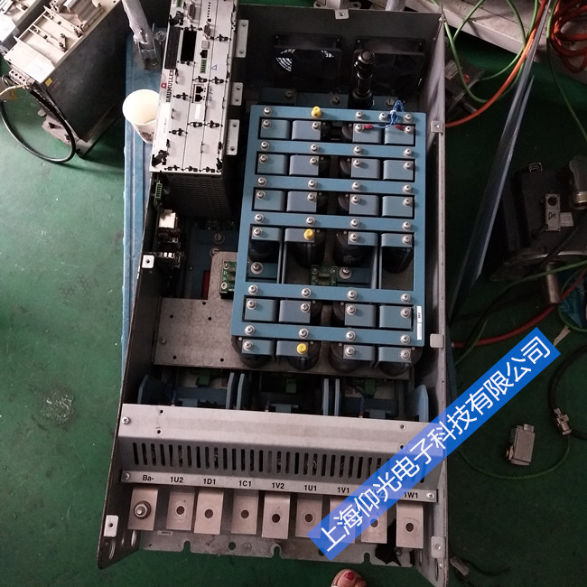上海鮑米勒Baumuller伺服器伺服驅(qū)動(dòng)器無顯示故障維修電話