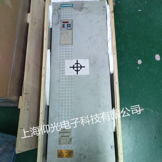 西門子70系列變頻器55KW上電就報F002故障維修