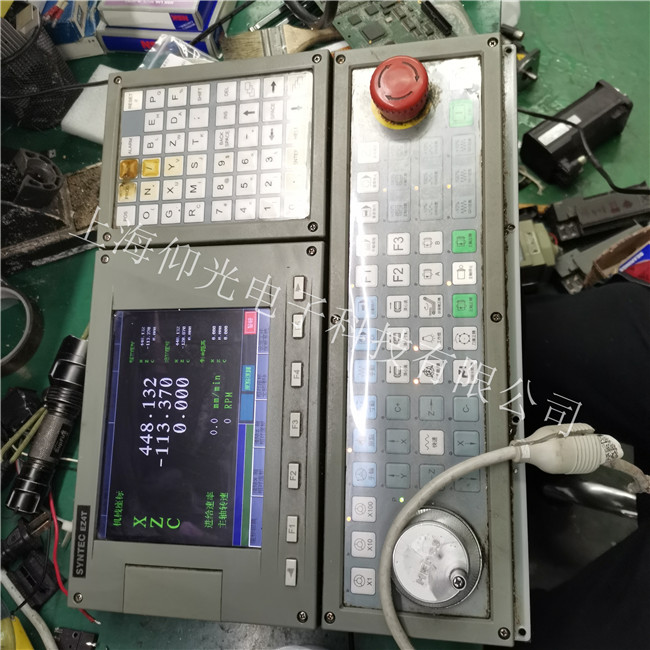 新時(shí)代數(shù)控機(jī)床伺服控制器操作面板故障維修