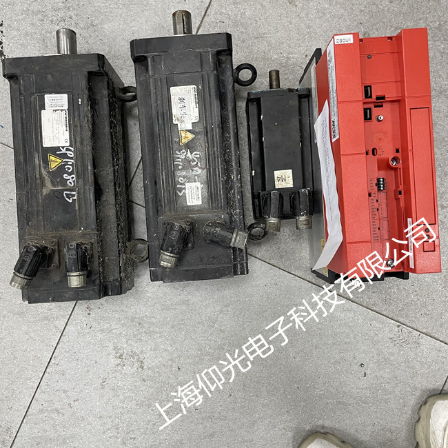 SEW伺服驅(qū)動(dòng)器上電報(bào)警F18維修案件