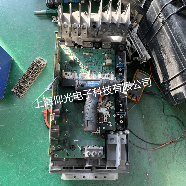 邦飛利BONFIGLIOLI伺服驅(qū)動(dòng)器炸模塊維修價(jià)格低