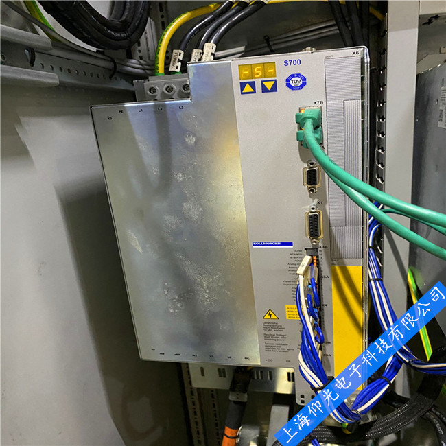 科爾摩根S700伺服驅(qū)動(dòng)器指示燈一直閃故障維修 670-s67001修理價(jià)格