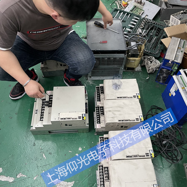 安川伺服驅(qū)動(dòng)器維修SGD7S-590A10A002顯示報(bào)警修理