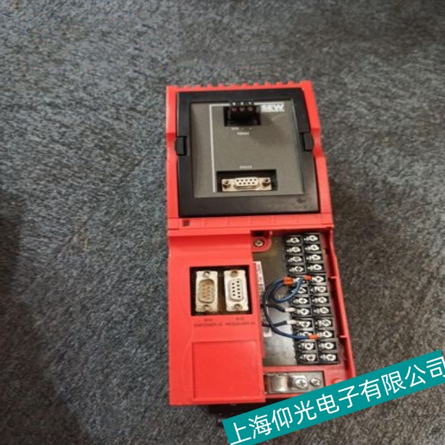云浮SEW變頻器上電無(wú)顯示故障分析維修