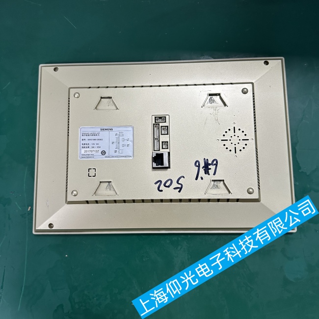西門子數(shù)字型室內(nèi)控制單元觸摸屏5WG1580-2EB02無法正常工作故障維修哪里有