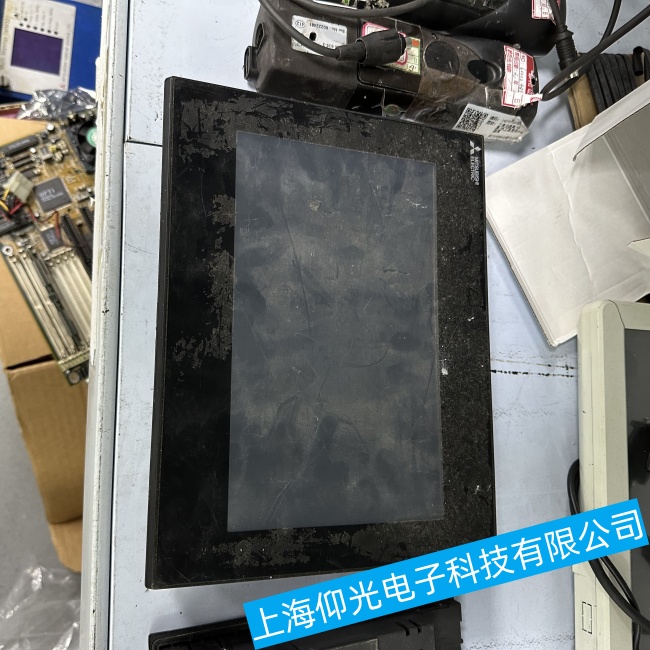 甘肅三菱觸摸屏A985GOT-TBD圖像上有雜亂的條紋故障維修辦事處