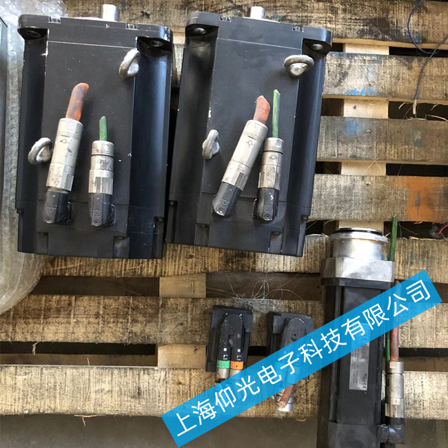 米勒沖版機貝加萊伺服電機維修8LSA34.R0040D218-0報警7017維修