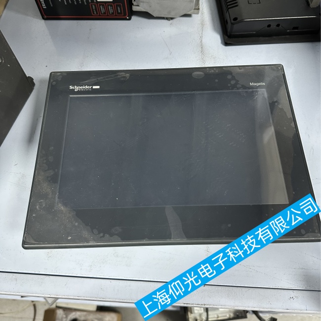 珠海施耐德觸摸屏HMIGXU3500通電幾分鐘后屏幕變成藍(lán)屏故障維修干貨分享