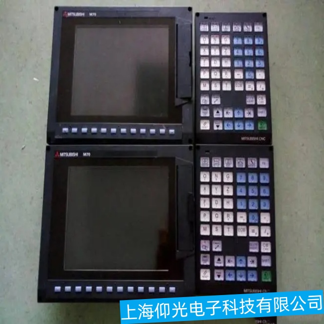 江蘇三菱數(shù)控系統(tǒng)M700系列操作面板出現(xiàn)無顯示故障維修當(dāng)天修好